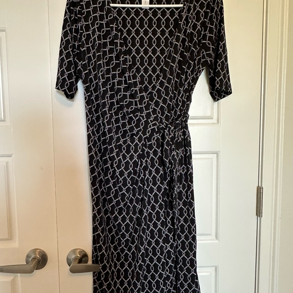 Motherhood Black and White Geometric Midi Dress